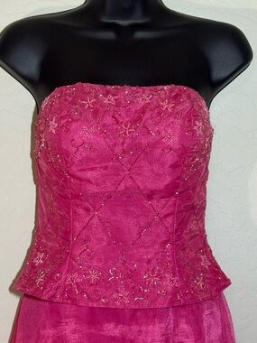 Scene Weaver Hot Pink Beaded Prom Dress Formal Strapless Size 1/2